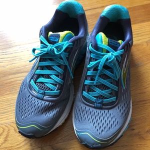 Brooks Ghost 9 Women's Athletic Shoes